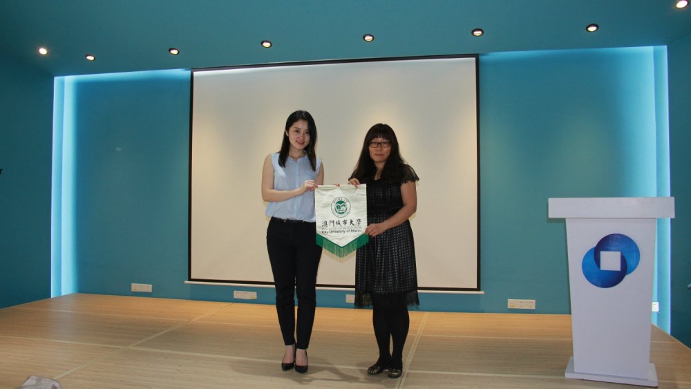 Dr. Lou Shiyan, Associate Professor of Faculty of Business, and Ms. Jiang Xin, Head of Innovation and Development Department, Hengqin Financial Investment and Entrepreneurship Incubator Management Company
