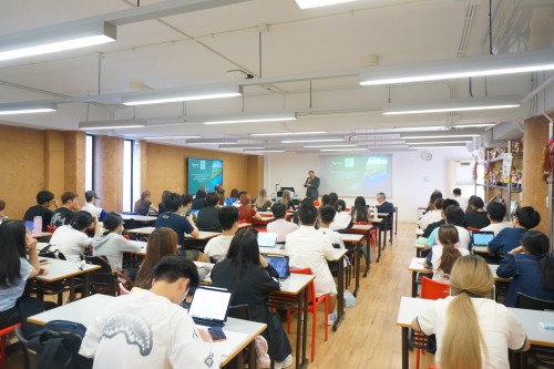 FOB Students Explore the "Amazon Experience Hackathon": Racing Against the Clock to Co-cre...