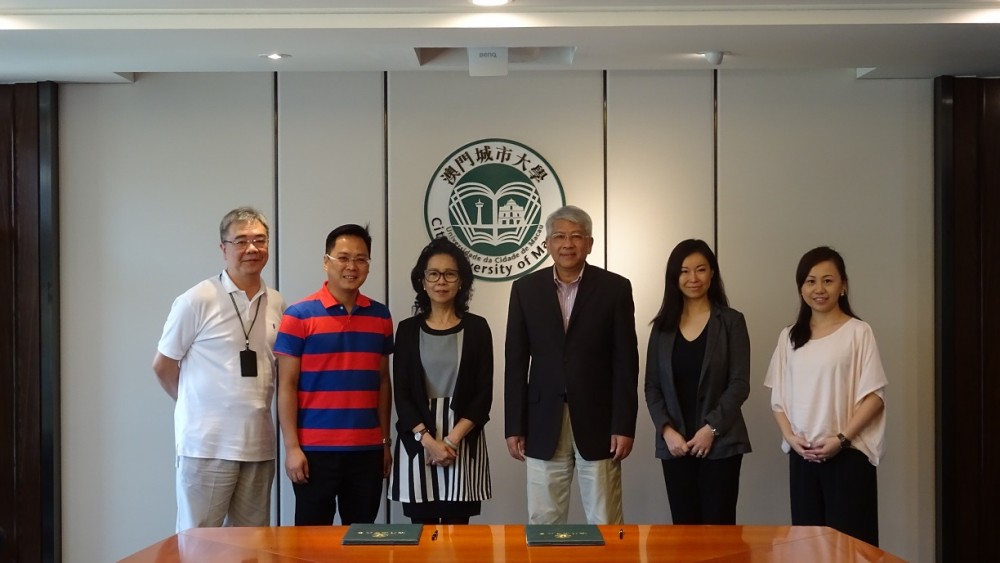Rector Zhang and representatives from CityU and CIMA