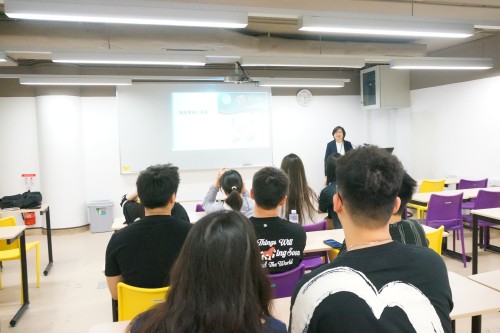 FOB Hosts Professional Communication Workshop to Enhance Students’ Career Competitiveness