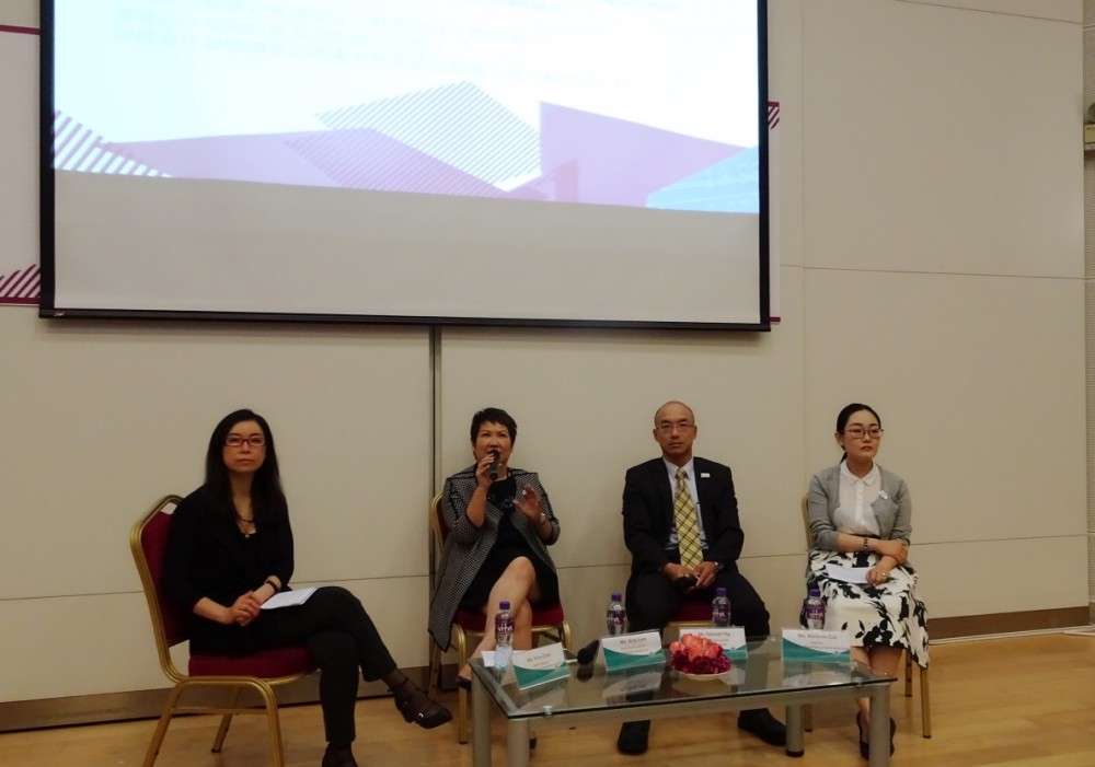 Four Panelists answering student’s questions during the career forum