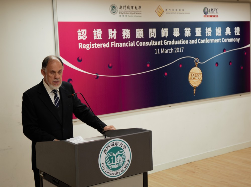 Mr. António Félix Pontes delivers a speech