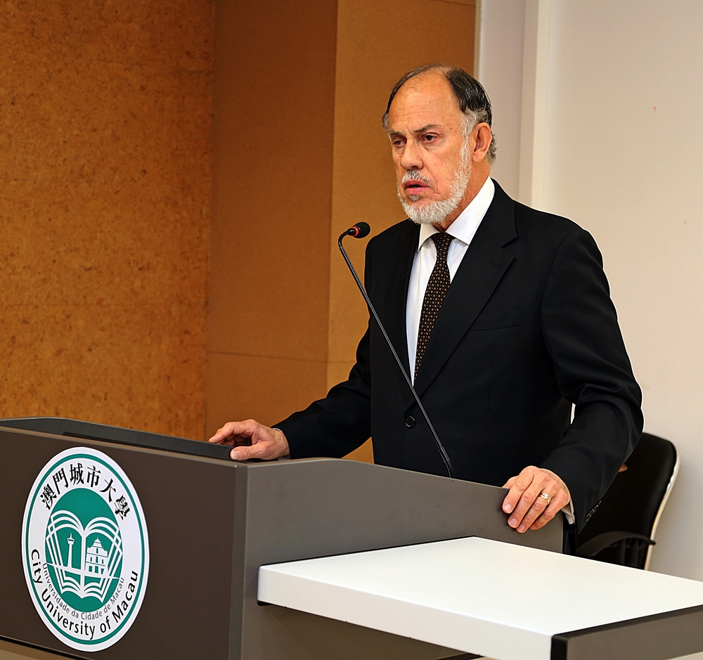 Dr. António Félix Pontes, Chairman of Macau Institute of Financial Services, gave a speech.