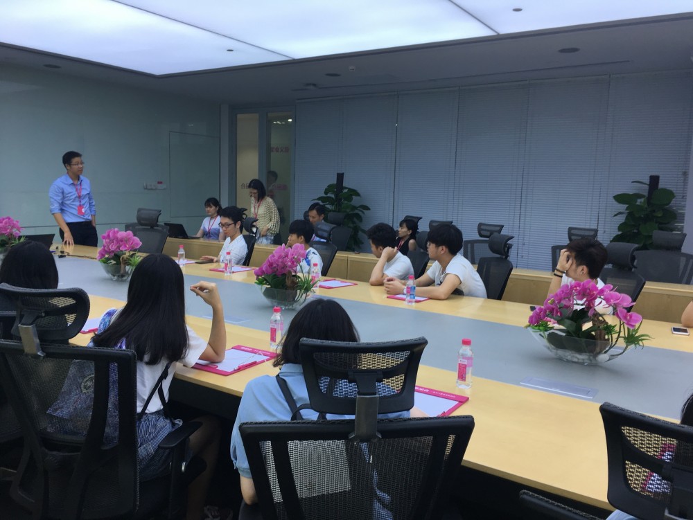 The supervisor of VIP Shop shares his insights into e-commerce development in China