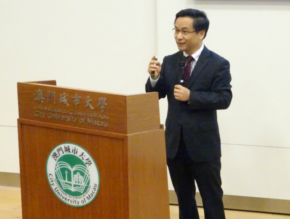 Dr. Larkin Zhang speaks Business Law