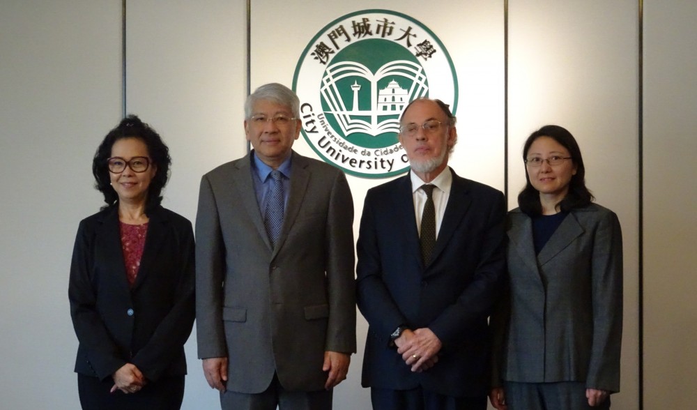 Group photo with Dr. António Pontes, Rector Shuguang, Dr. Eva Khong and Ms. Evelyn Kun
