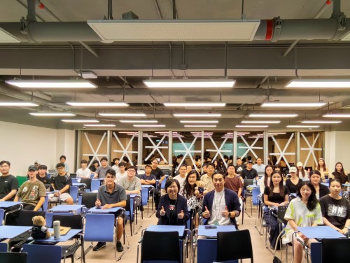 FOB Invites ECC to Host Bilingual Entrepreneurship and Employment Seminars to Inspire Students' Entr...