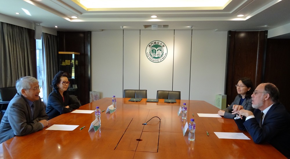 Dr. António Pontes and Rector Shuguang at the meeting