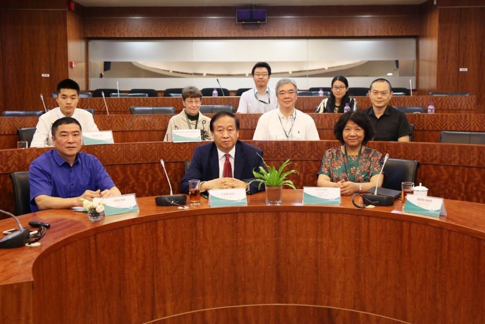 Prof. Wang Zhongming with FOB professors