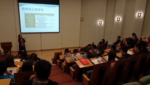 The FOB Holds a Briefing Session on the Different BBA and MBA Specializations