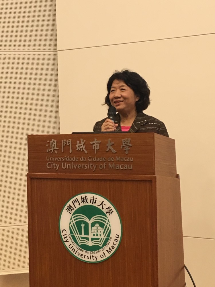 Professor Kong Fanqing, Vice Rector of City University of Macau, gives a speech