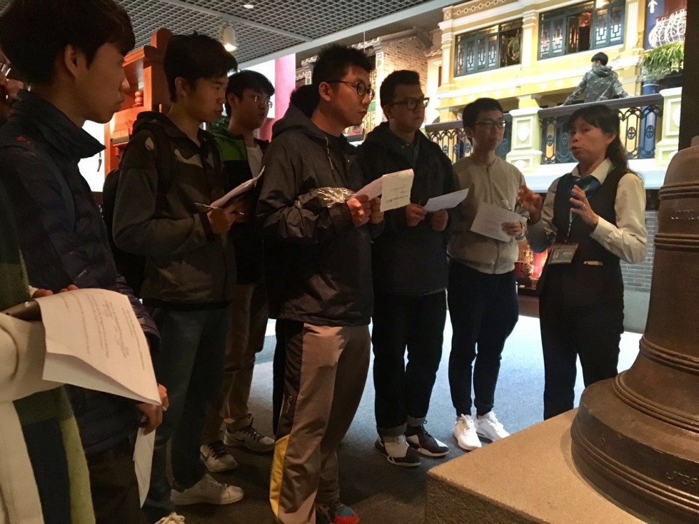 Students shown keen interest in the tour guide’s presentation