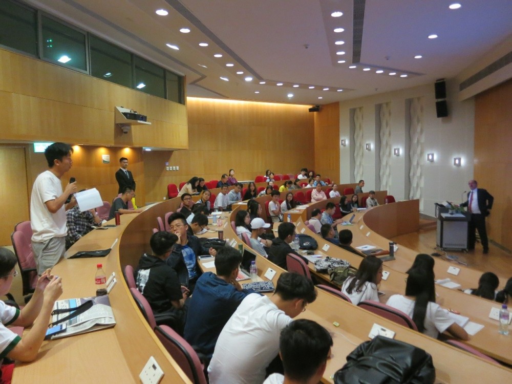 Students are very initiative to raise up questions