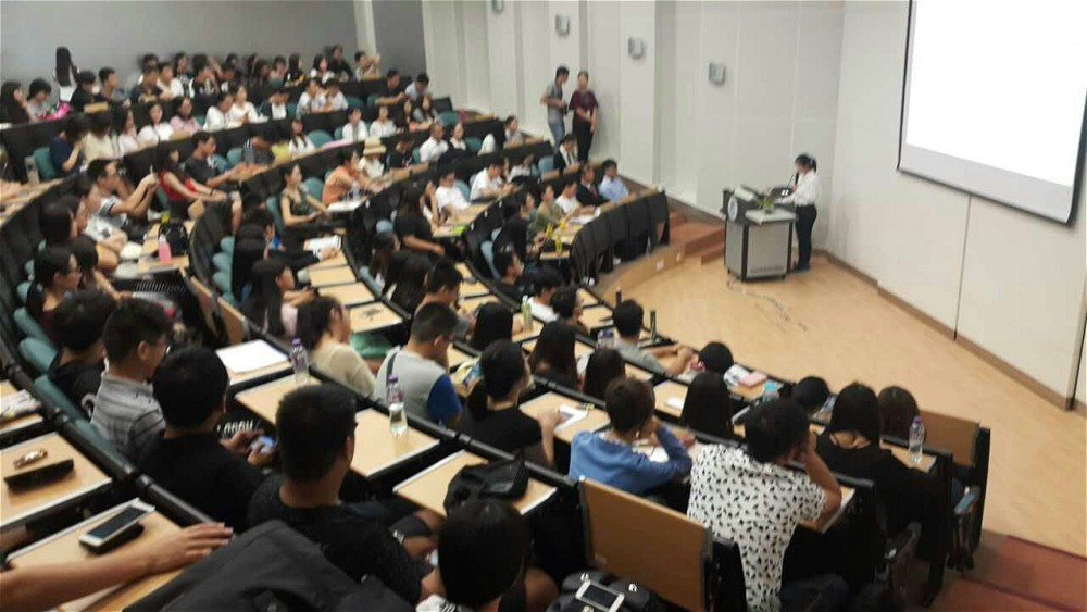 The Student sharing internship experience