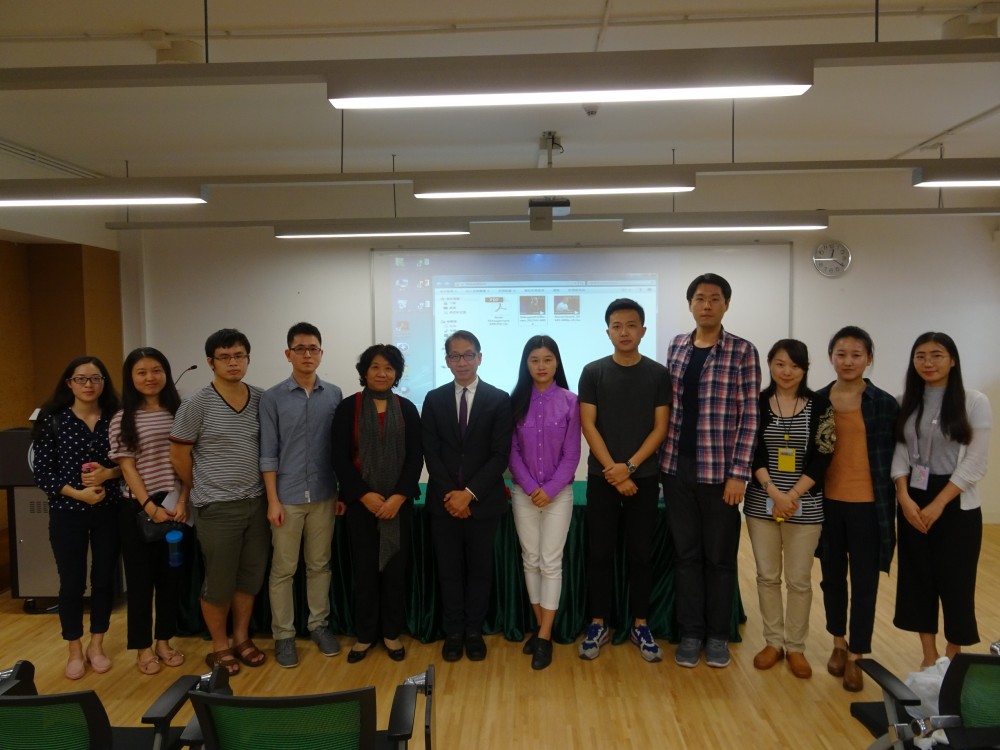 Mr. Danny Au, Professor Kong Fanqing, Vice Rector of CityU and MBA students