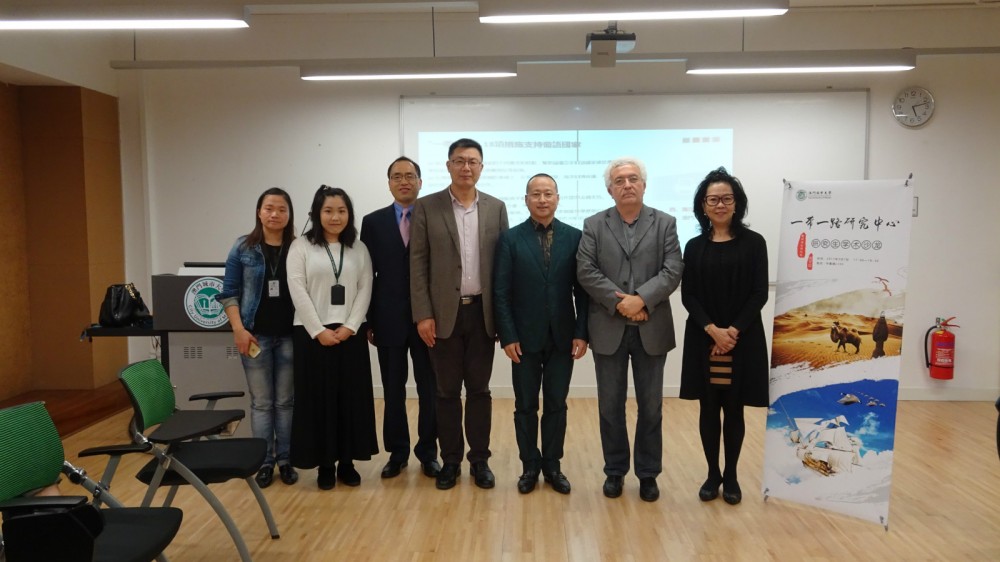 Group photo of guests and experts