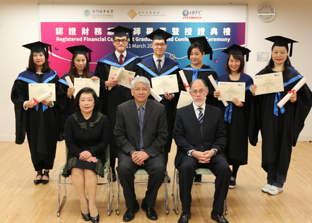 A group photo of Rector Shu Guang Zhang, Mr. António Félix Pontes, Dr. Teresa So and the graduates