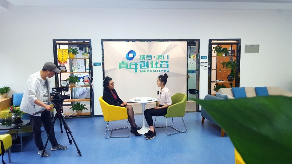 Rector Zhang and Dr. Khong during the interview from CCTV